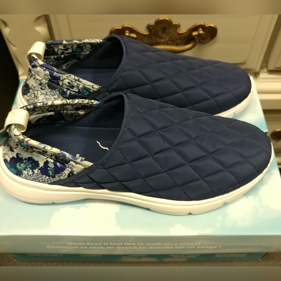 Vera Bradley VB Cloud Convertible Slip-On Shoe Women's 10 Navy Blue & Floral - Picture 10 of 16